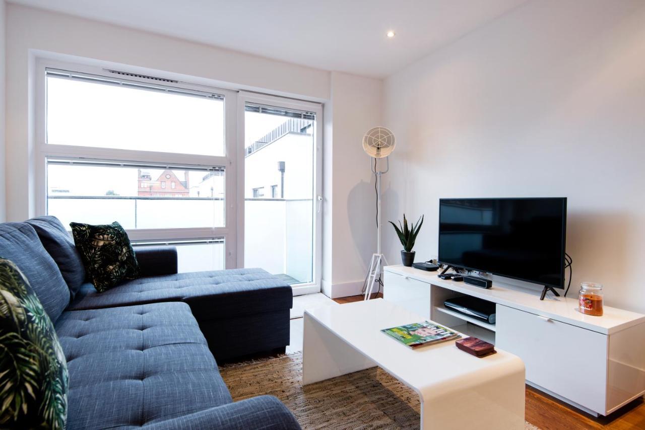 Luxury 2-Bed Flat Parking And Close To The Tube London Luaran gambar