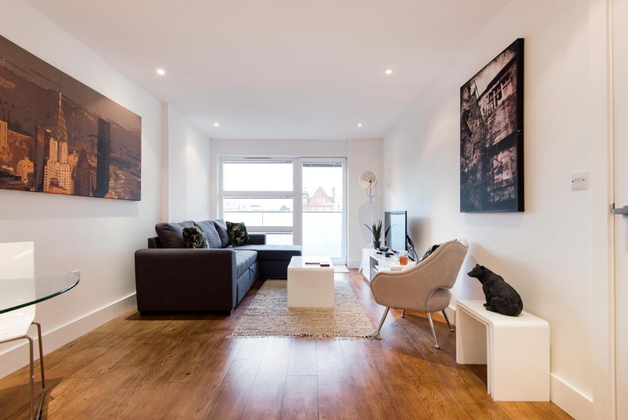 Luxury 2-Bed Flat Parking And Close To The Tube London Luaran gambar